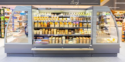  Low refrigerated cabinet not limitating the view of the products behind